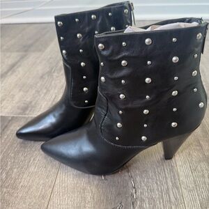 Steve Madden Molly Black Studded Leather Ankle Boots Size 10 NWT